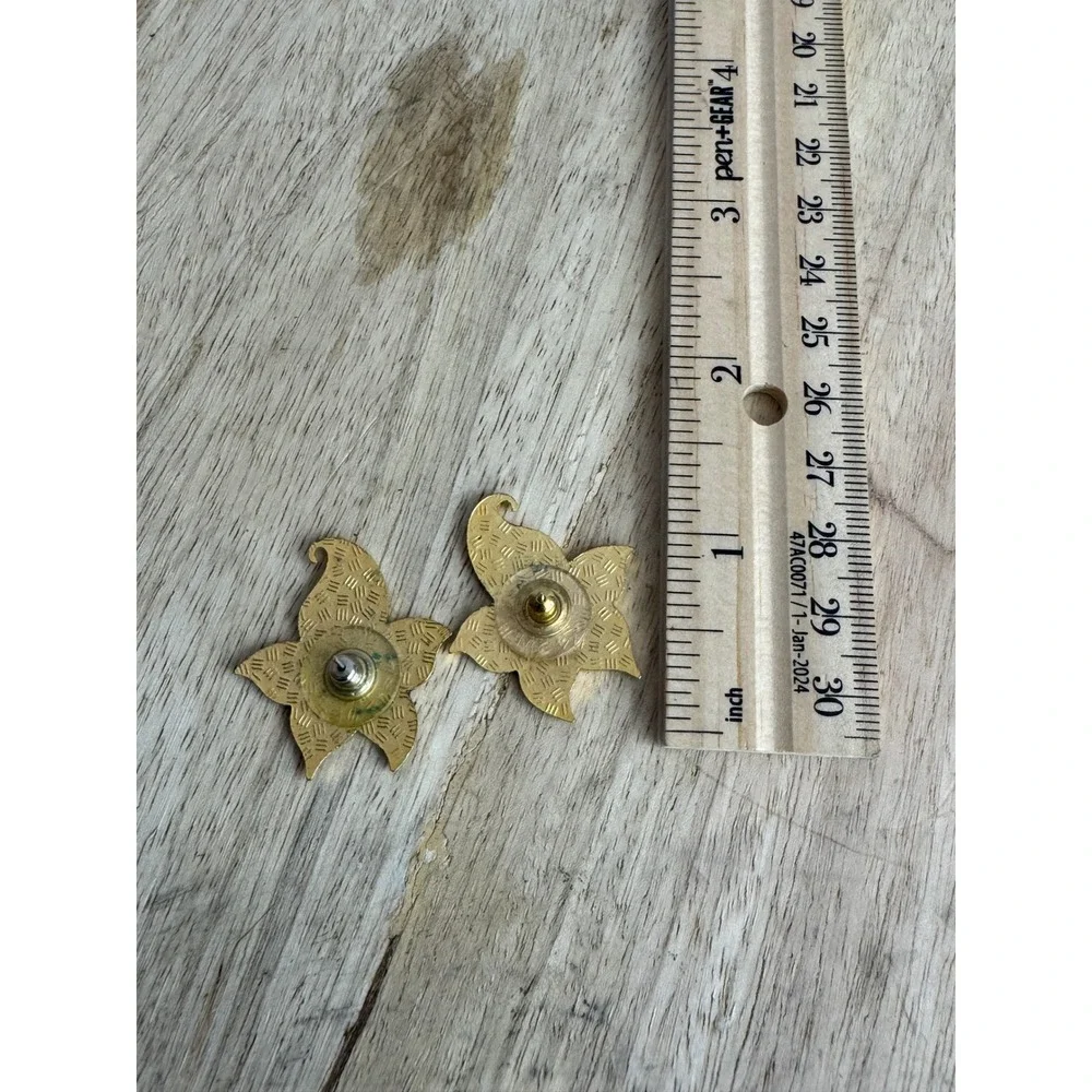 Vintage Style‎ Burgundy Red Enamel Flower Stud Earrings Gold Tone Floral Jewelry